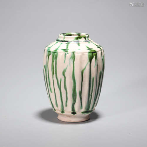 A Tri-colour Green Glaze Porcelain Vase