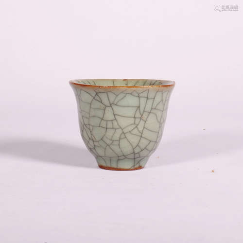 A Ge Glaze Porcelain Cup