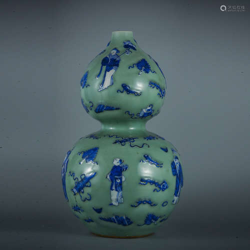 A Blue and White Immortal Figures Porcelain Double Gourd-shaped Vase