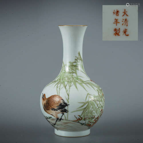 A Gilt-inlaid Bamboo Pattern Light Colorful Porcelain Vase