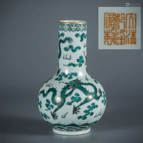 A Green Glaze Gilt-inlaid Dragon Pattern Porcelain Tianqiuping