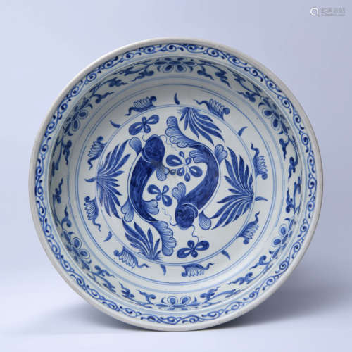 A CHINESE BLUE AND WHITE FISH PATTTERN PORCELAIN WASHER