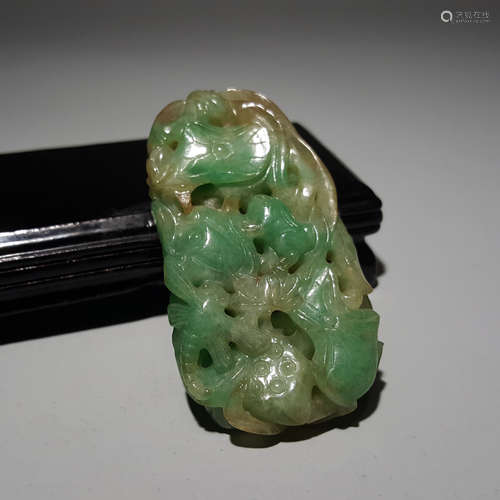 A JADE CARVED ORNAMENT