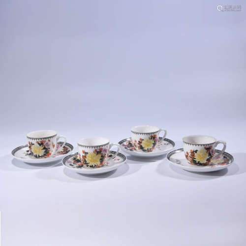 4 SET OF CHINESE FAMILLE ROSE FLORAL PORCELAIN CUPS