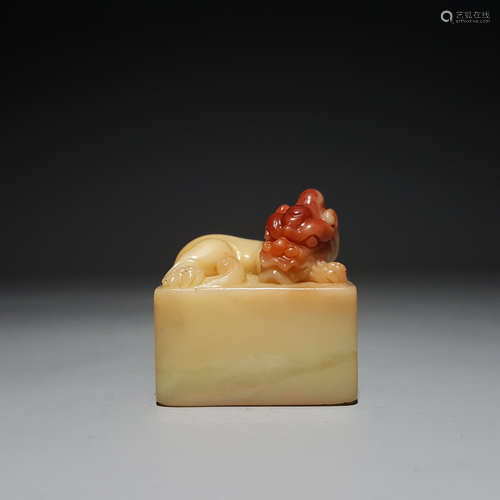 A JADE SEAL CARVED BY XU XINZHOU