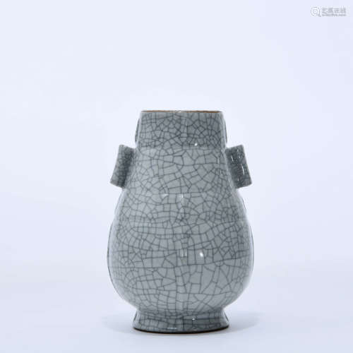 A Ge Typed Glazed  Vase