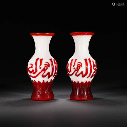 A Pair of Red Glassware Vase