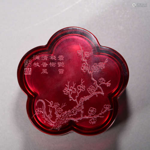 An Inscribed Red Glassware Plum Blossom-shaped Box