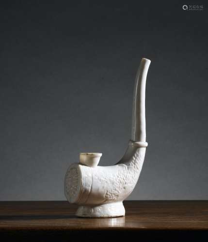 管子中国，德化，清代，约18°-19°世纪单色瓷器
