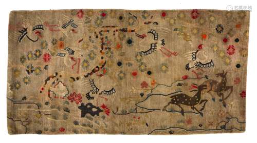 地毯西藏羊毛。165 x 86 cm罕见的山水装饰，包括树、鹤和鹿。出处：Compagnie de la Chine et des Indes (Paris) (Inv.22105 1975年在New-Delhi收购)