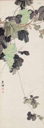 董虎 (1898-1962)葡萄园纸本水墨颜料。95.5 x 32 cm (不含装裱)两枚邮票。来源：中国和印度公司(巴黎)(Inv.18308 1960年购入)