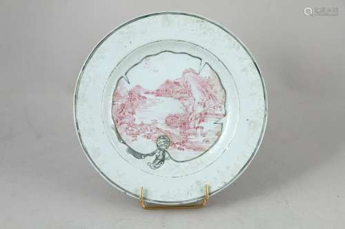 中国--19世纪瓷盘，粉红色家庭装饰，马利装饰有花边图案，中间装饰有红色单色的保留地景观。   直径23厘米。