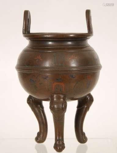 三脚架香水燃烧器，有两个手柄。青铜铜锈，刻有人物装饰。日本，18-19世纪。高19厘米。