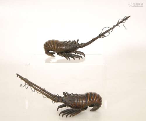 一对小龙虾青铜锈迹。日本，19世纪。长21厘米和18.5厘米。