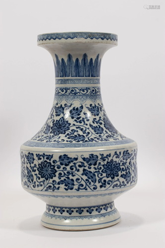 CHINESE BLUE AND WHITE PORCELAIN VASE, H 16.5