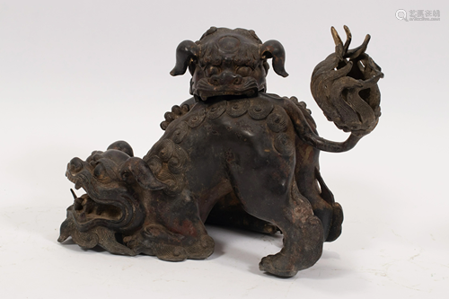 CHINESE BRONZE FIGURE OF FOO LIONS, H 8