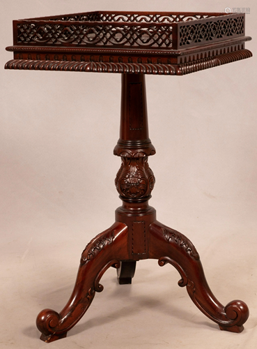 CHIPPENDALE STYLE MAHOGANY PEDESTAL, H 27