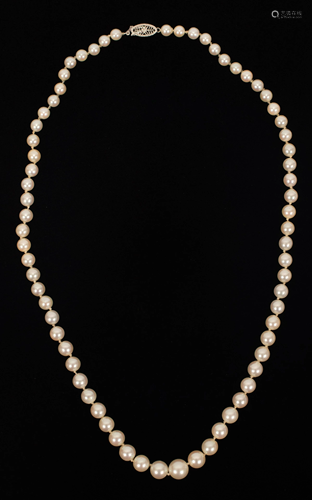 GRADUATED CULTURED PEARL NECKLACE C. 1950 L 20