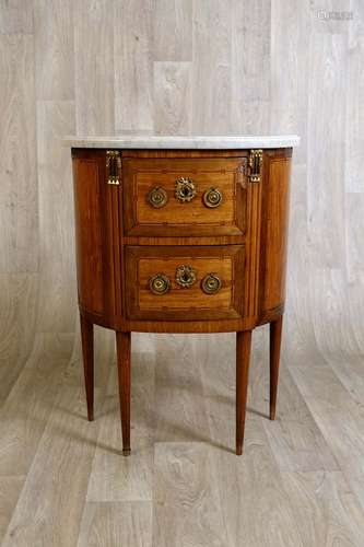 Petite Commode demi-Lune.