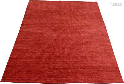 Tapis tissé contemporain.