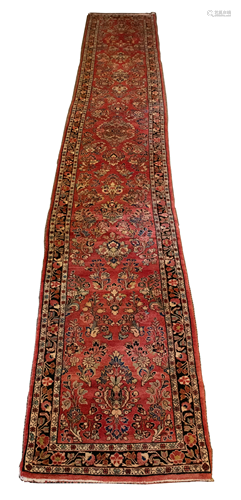 IRANIAN SAROUK WOOL RUNNER, W 2' 8