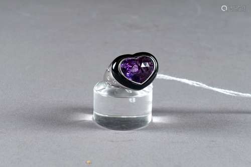 Bague de Dame Contemporaine.