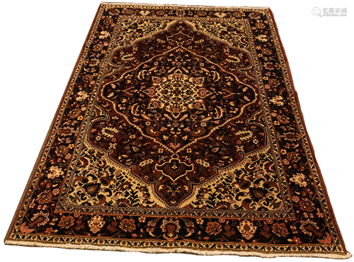 PERSIAN BAKHTARI RUG, C. 2000, W 6' 10