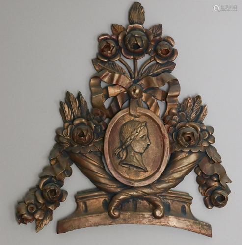 CARVED WOOD ARCHITECTURAL ELEMENT