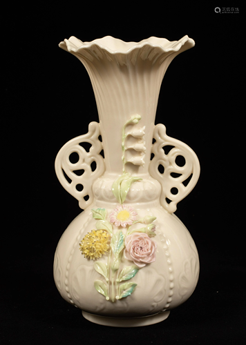 IRISH BELLEEK VASE H 9