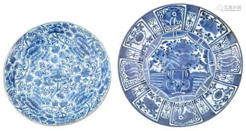 Two Chinese Blue and White Porcelain 'Kraak' Chargers
