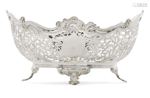 A pierced George V silver centrepiece dish, Sheffield, c.1916, Atkin Brothers, of shaped, oval