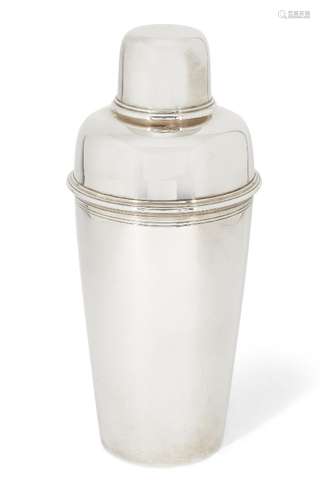 A large Tiffany & Co. silver cocktail shaker, stamped sterling, c.1907-1947, of plain, cylindrical