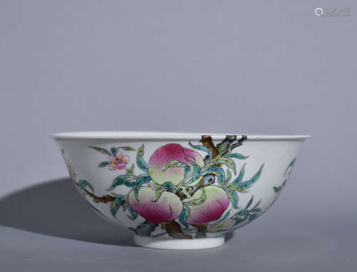 A POWDER ENAMEL BOWL PAINTED WITH NINE PEACHES