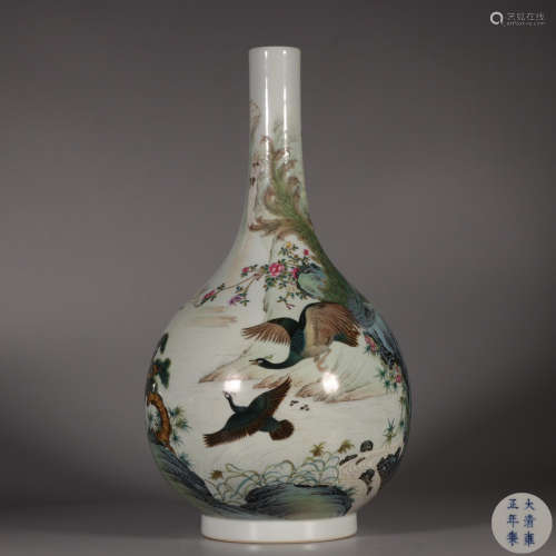 Chinese Doucai Flowers And Birds Pattern Porcelain Bottle