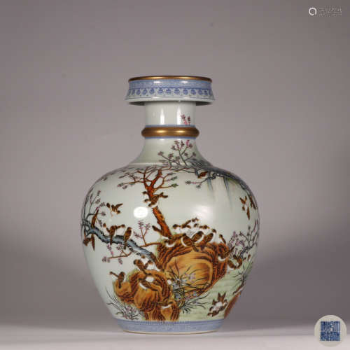 Chinese Famille Rose Flowers And Birds Pattern Porcelain Bottle