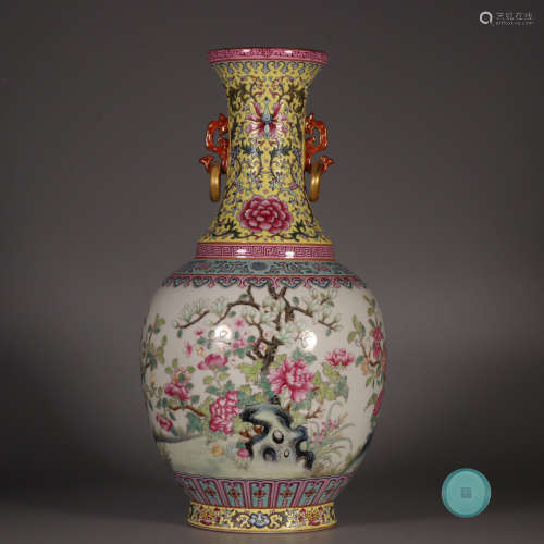 Chinese Famille Rose Porcelain Flower Pattern Porcelain Bottle