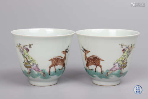 Chinese Pair Of Famille Rose Porcelain Deer Pattern Cups