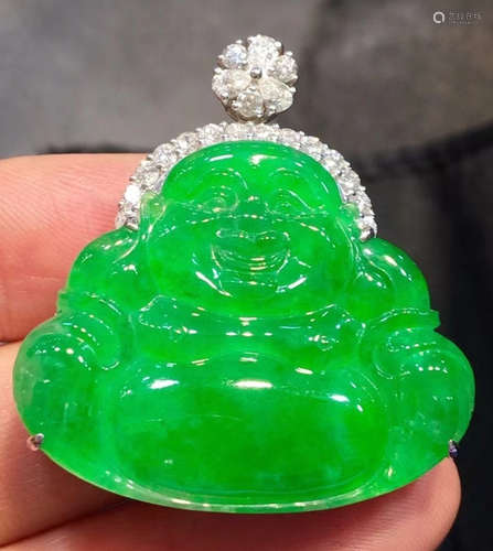 JADEITE PENDANT CARVED WITH BUDDHA