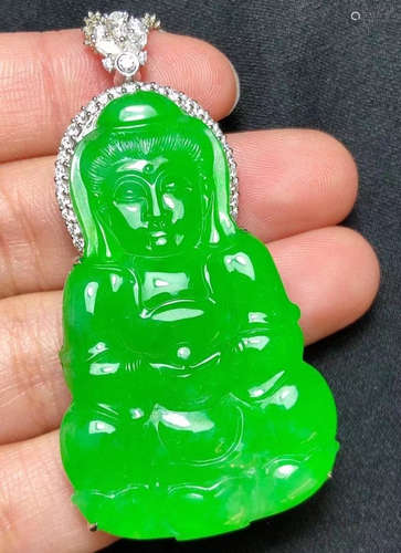 JADEITE PENDANT CARVED WITH GUANYIN BUDDHA