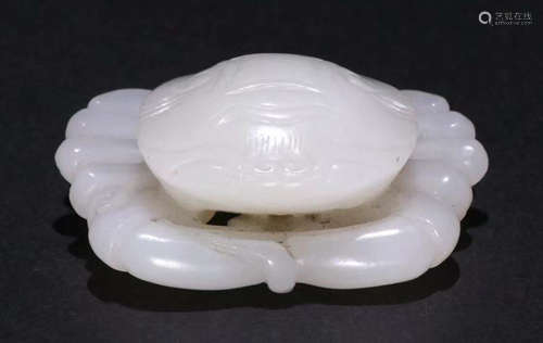 HETIAN JADE CRAB PENDANT