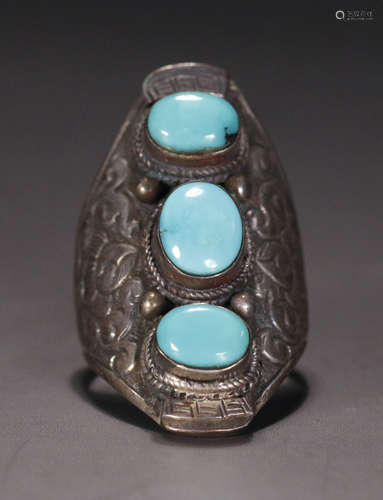 SILVER RING EMBEDDED WITH TURQUOISE