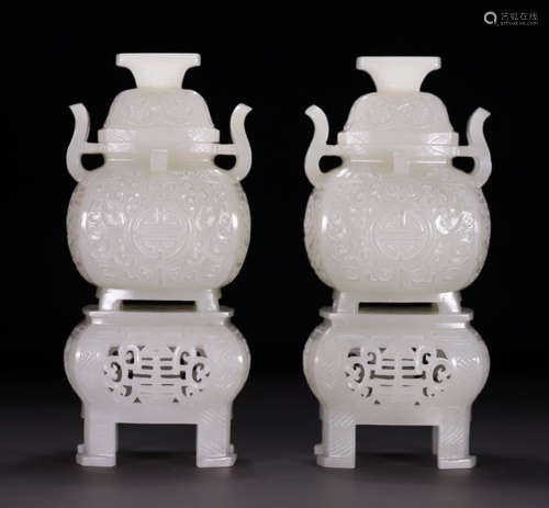 PAIR OF HETIAN JADE CENSER CARVED WITH AUSPICIOUS PATTERN