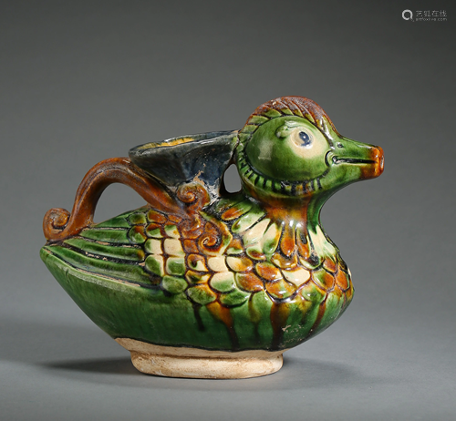 A TRI-COLORED PORCELAIN DUCK SHAPED WATER POT