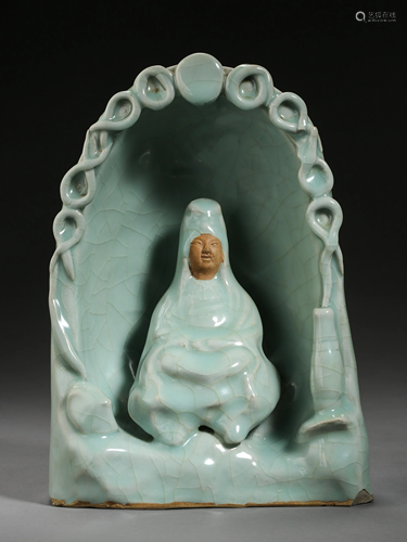 A LONGQUAN KILN PORCELAIN BUDDHIST NICHE