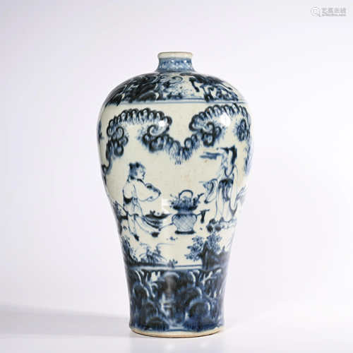 A BLUE AND WHITE FIGURE PORCELAIN MEIPING