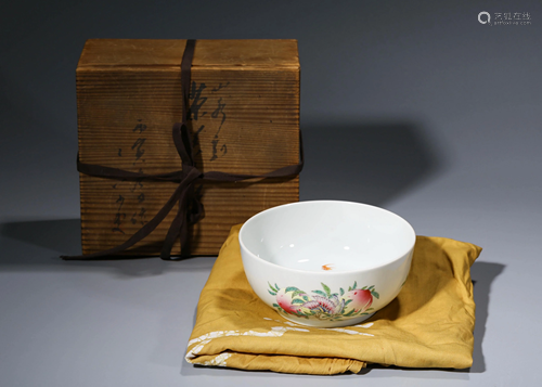 A FAMILLE ROSE 'PEACH AND POMEGRANATE' PORCELAIN BOWL