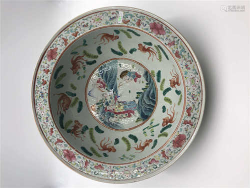 Plat en porcelaine polychrome (Fencai), Chine 粉彩盘