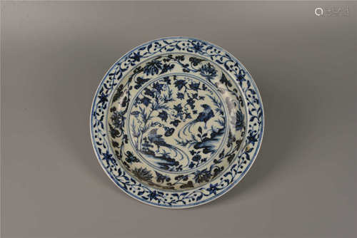 Plat en porcelaine blanche à décor bleu 青花盘