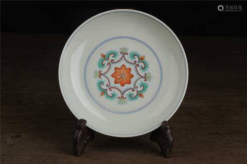 Assiette en porcelaine Doucai ,Chine 斗彩盘