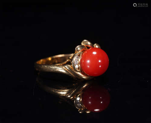 A CHINESE GOLD INLAID GEMSTONE RING